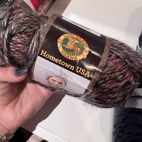 Yarn/crocheting items - Picture 5 of 10